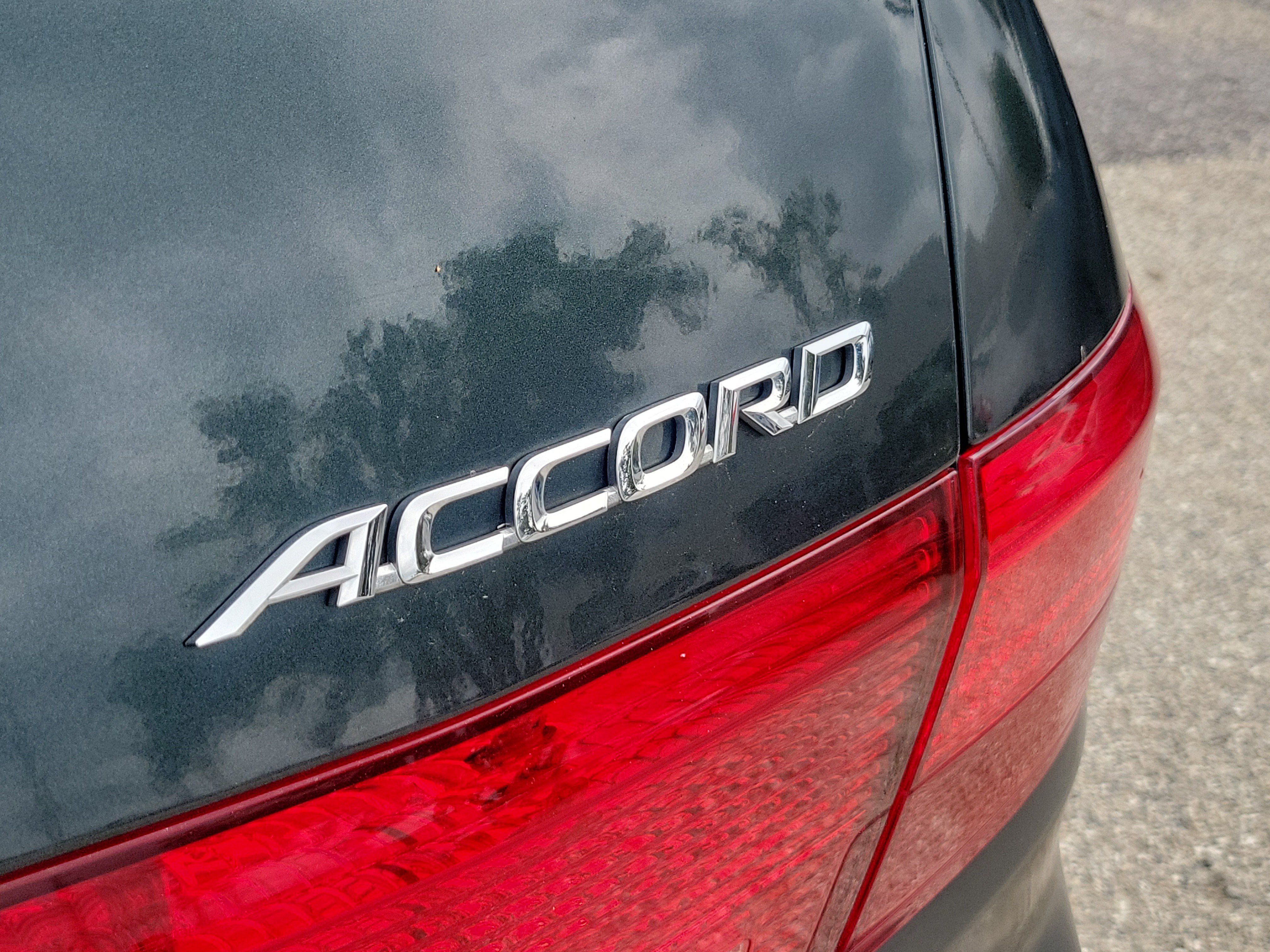 Used 2005 Honda Accord EX image 10