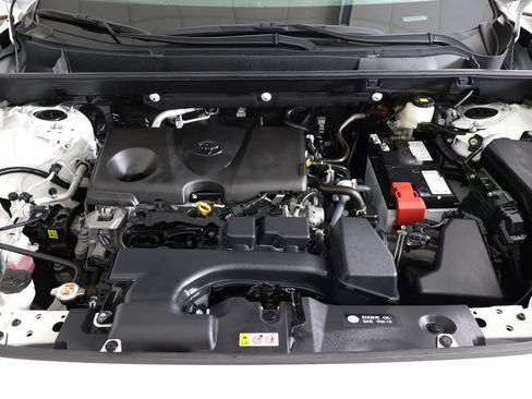 Used 2025 Toyota RAV4 LE AWD/4WD image 17