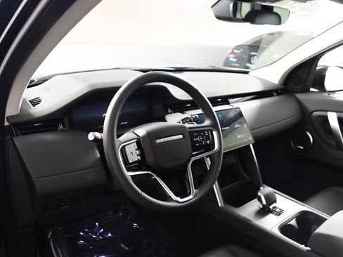 Certified 2025 Land Rover Discovery Sport Dynamic SE AWD/4WD image 12
