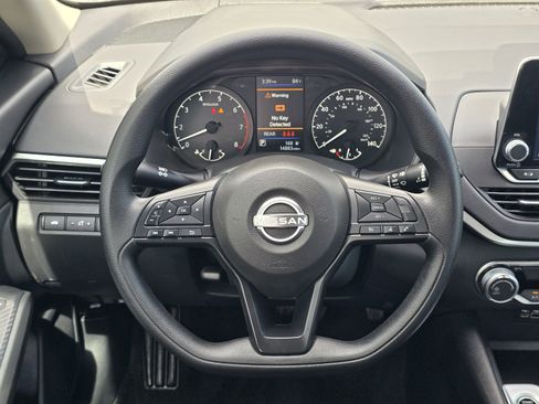 Certified 2025 Nissan Altima 2.5 S FWD image 15