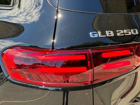 New 2026 Mercedes-Benz GLB 250 image 13