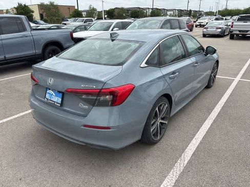 Used 2022 Honda Civic Touring image 5