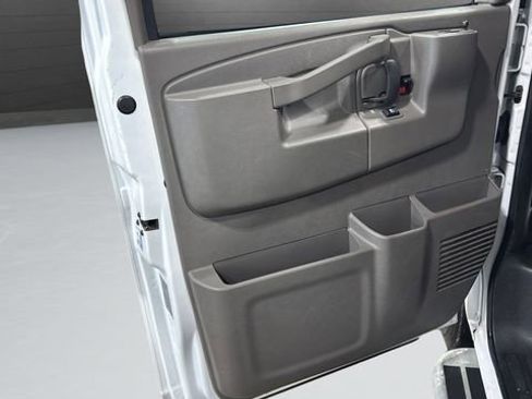 Used 2024 Chevrolet Express 2500 w/ Driver Convenience Package image 18