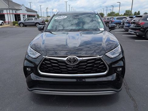 Certified 2021 Toyota Highlander Platinum AWD/4WD image 2