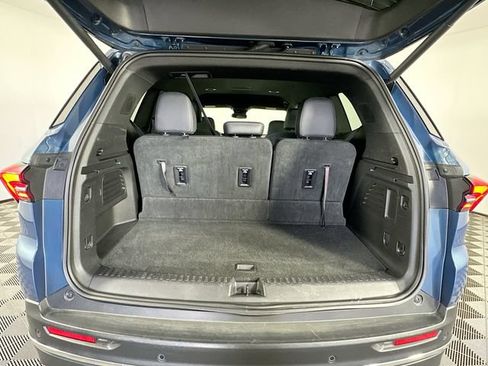 Used 2025 Buick Enclave Preferred FWD image 30