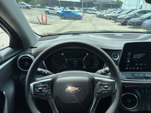 Used 2025 Chevrolet Blazer LT FWD image 24