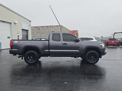 Used 2022 Toyota Tacoma SR w/ SX Package AWD/4WD image 8