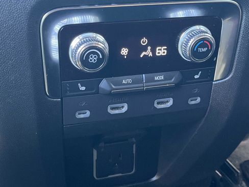 Used 2024 GMC Yukon Denali Ultimate image 14