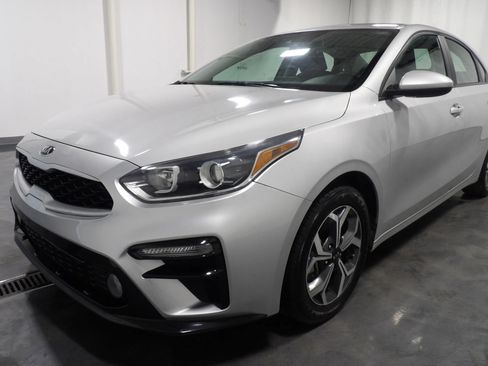 Used 2021 Kia Forte LXS FWD image 3