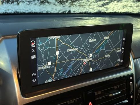 Used 2023 Lexus GX 460 Premium w/ Premium Package image 17