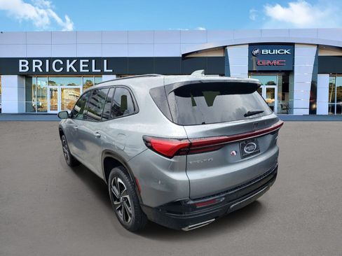 Used 2025 Buick Enclave Sport Touring w/ Power Package FWD image 4