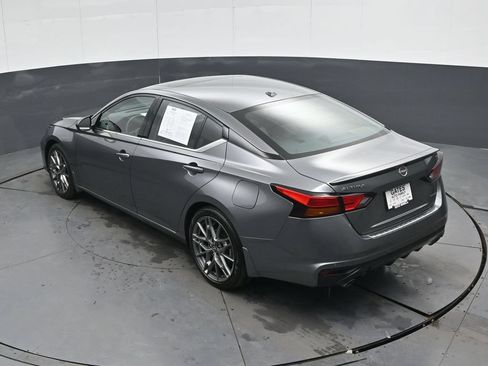 Used 2023 Nissan Altima 2.0 SR FWD image 46