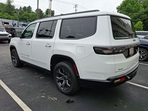 New 2026 Jeep Grand Wagoneer Limited w/ Premium Group II AWD/4WD image 4