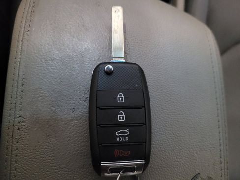 Used 2017 Kia Optima LX FWD image 32