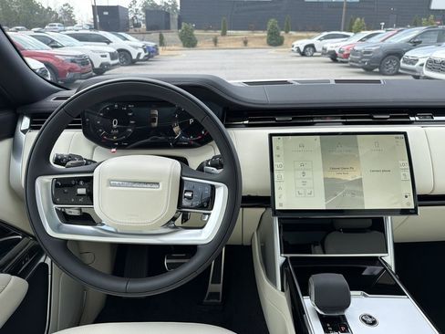New 2026 Land Rover Range Rover SE image 4