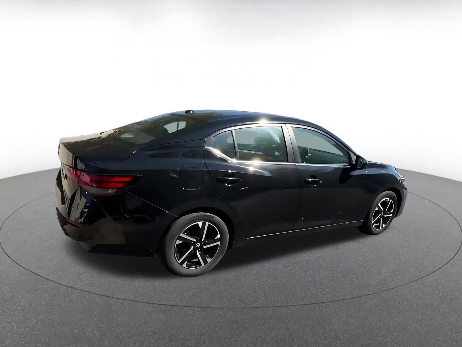 Used 2025 Nissan Sentra SV FWD image 14