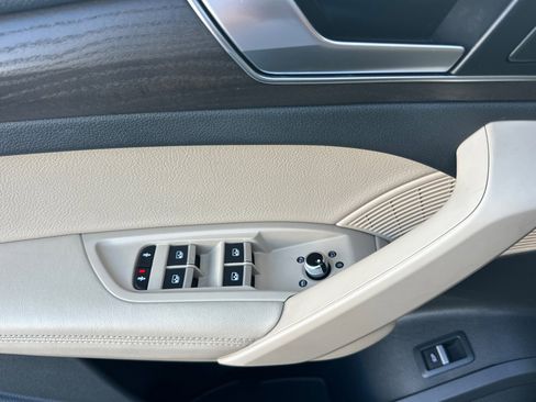 Used 2019 Audi Q5 2.0T Premium Plus w/ Premium Plus Package image 8