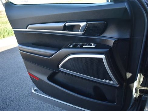 Used 2020 Kia Telluride LX image 31