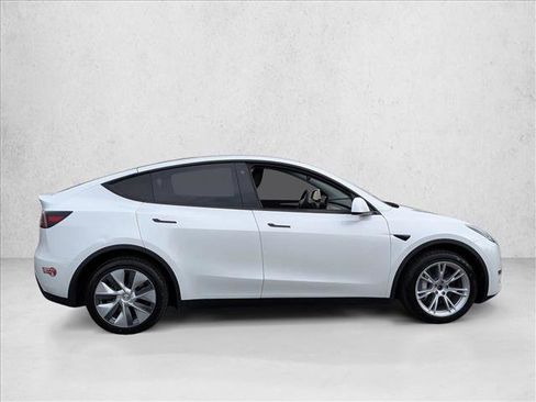 Used 2023 Tesla Model Y Long Range image 4