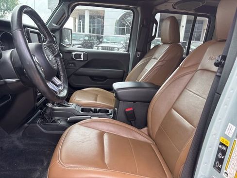 Used 2023 Jeep Wrangler Unlimited Sahara w/ Cold Weather Group AWD/4WD image 10