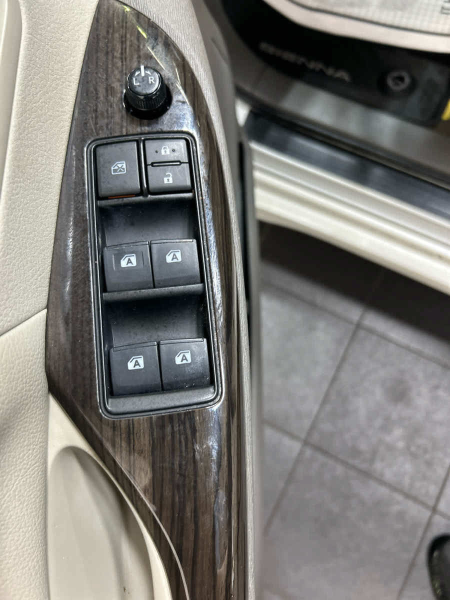 Used 2019 Toyota Sienna XLE FWD image 27