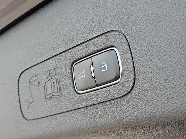 Used 2023 Lincoln Aviator Reserve w/ Elements Package Plus AWD/4WD image 32