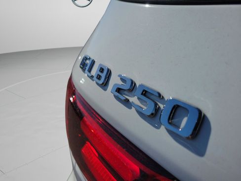 Certified 2025 Mercedes-Benz GLB 250 image 6