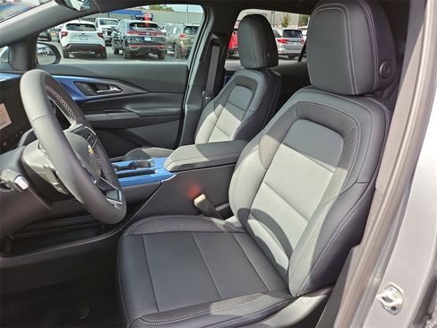 New 2026 Chevrolet Equinox EV LT image 19