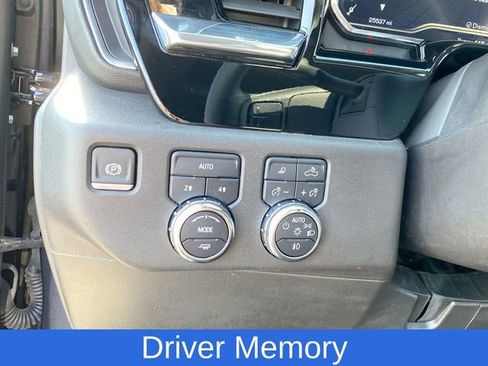 Used 2024 GMC Sierra 1500 SLT image 19