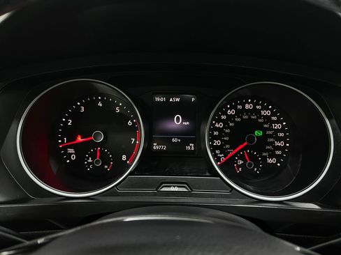 Used 2018 Volkswagen Tiguan SEL image 23