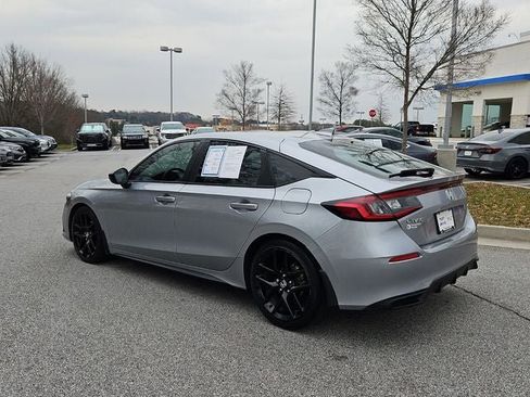 Used 2023 Honda Civic Sport image 4