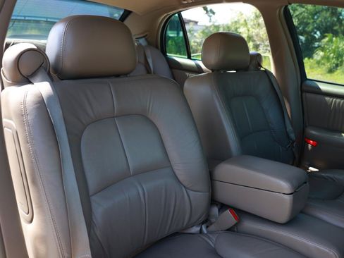 Used 2003 Buick Park Avenue w/ 1SE Package FWD image 16