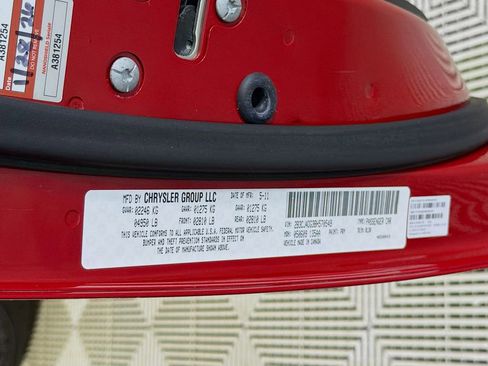 Used 2011 Dodge Challenger image 32