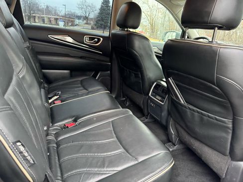 Used 2019 INFINITI QX60 Luxe w/ Essential Package image 40