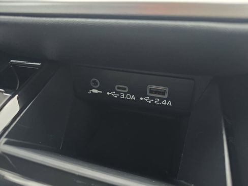 Used 2025 Subaru Outback Premium image 22