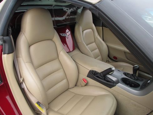 Used 2006 Chevrolet Corvette Convertible w/ Preferred Equipment Group image 16