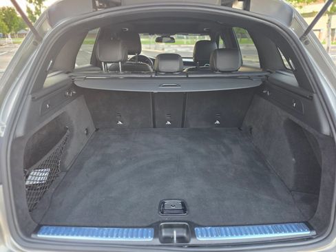 Used 2019 Mercedes-Benz GLC 300 w/ Premium Package image 11
