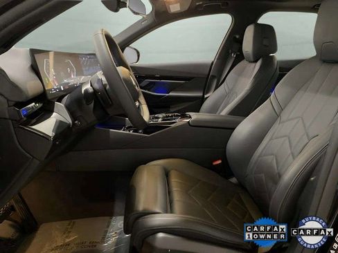 Used 2025 BMW 530i xDrive image 17