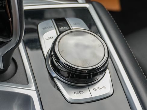 Certified 2022 BMW M760i xDrive w/ Luxury Rear Seating Package image 29