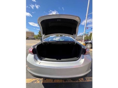 Used 2022 Chevrolet Malibu LT FWD image 19