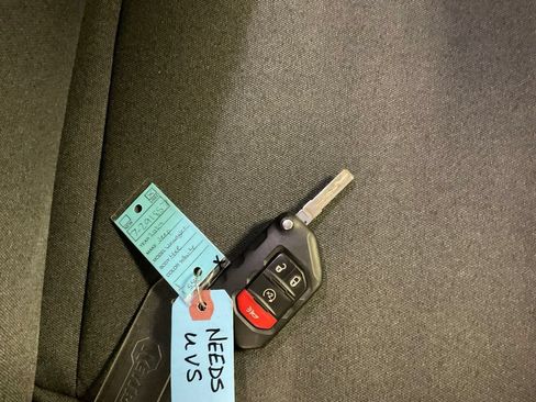 Used 2024 Jeep Wrangler Unlimited Sahara AWD/4WD image 31
