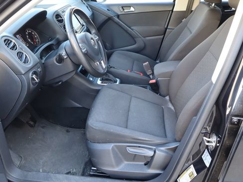 Used 2017 Volkswagen Tiguan Limited w/ Premium Package FWD image 14
