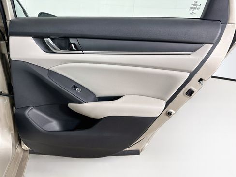 Used 2020 Honda Accord LX image 28