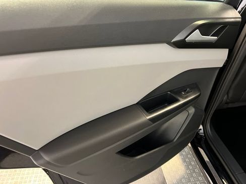 Certified 2023 Volkswagen Taos SEL AWD/4WD image 17