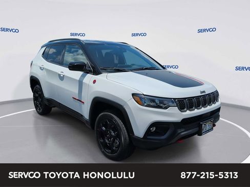 Used 2024 Jeep Compass Trailhawk AWD/4WD image 1