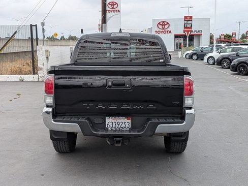 Used 2023 Toyota Tacoma TRD Off-Road w/ Black Out Package (TMS) AWD/4WD image 9