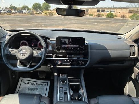 Certified 2023 Nissan Pathfinder Platinum FWD image 12