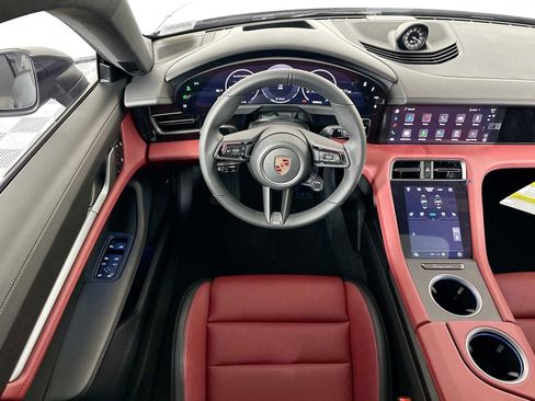 Used 2025 Porsche Taycan image 22