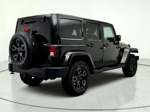 Used 2018 Jeep Wrangler Unlimited Sahara AWD/4WD image 5