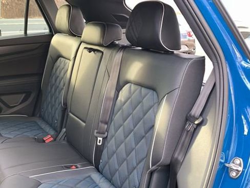New 2025 Volkswagen Atlas Cross Sport SEL Premium R-Line AWD/4WD image 17